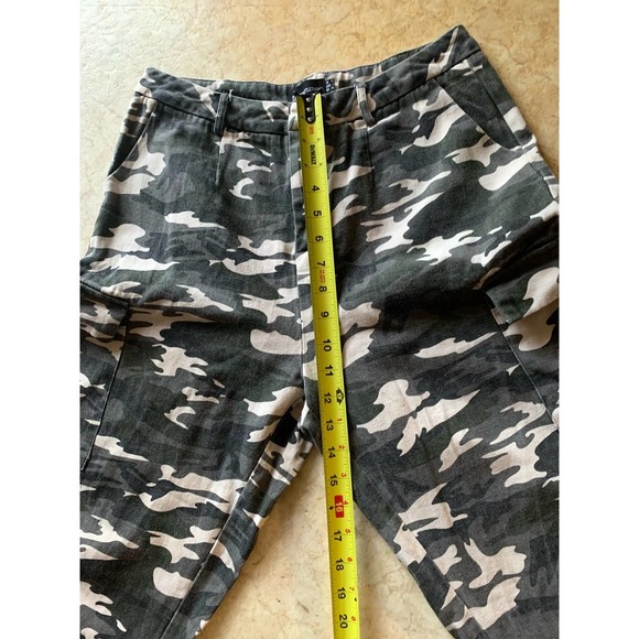 pretty Little thing Grey Camo print cargo pants size 6 - Picture 6 of 11